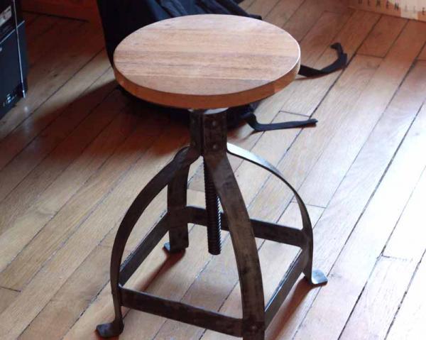 Un superbe tabouret pour mon atelier
