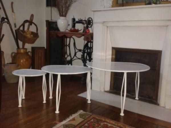 I have been looking for these tables for a long time. A little garden corner for my wooden interior.