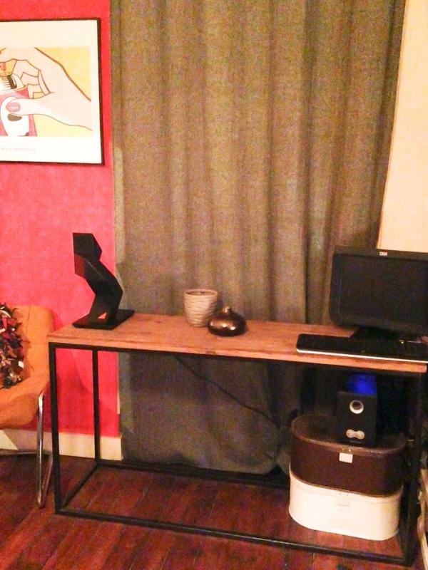 La console longue Soho Loft de PIB dans mon salon. Elle a aussi une fonction de bureau et j'en suis tr�s satisfaite.