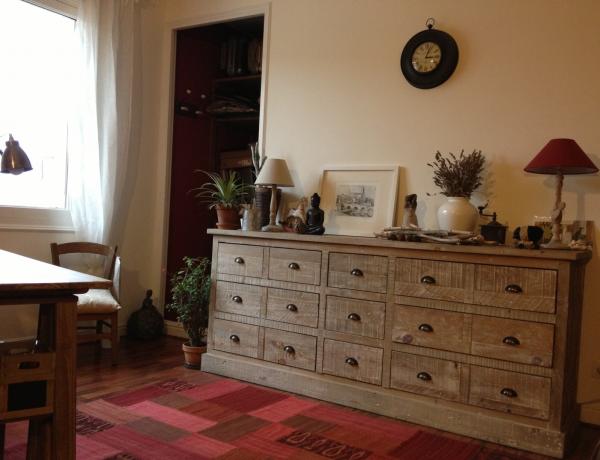 Mein B�ro/Atelier oder noch Zuflucht... In einer sehr Cocooning Stimmung finde ich Ruhe und Inspiration.
Dekoriert mit dieser sch�nen gro�en Apotheker Theke von PIB-Home.