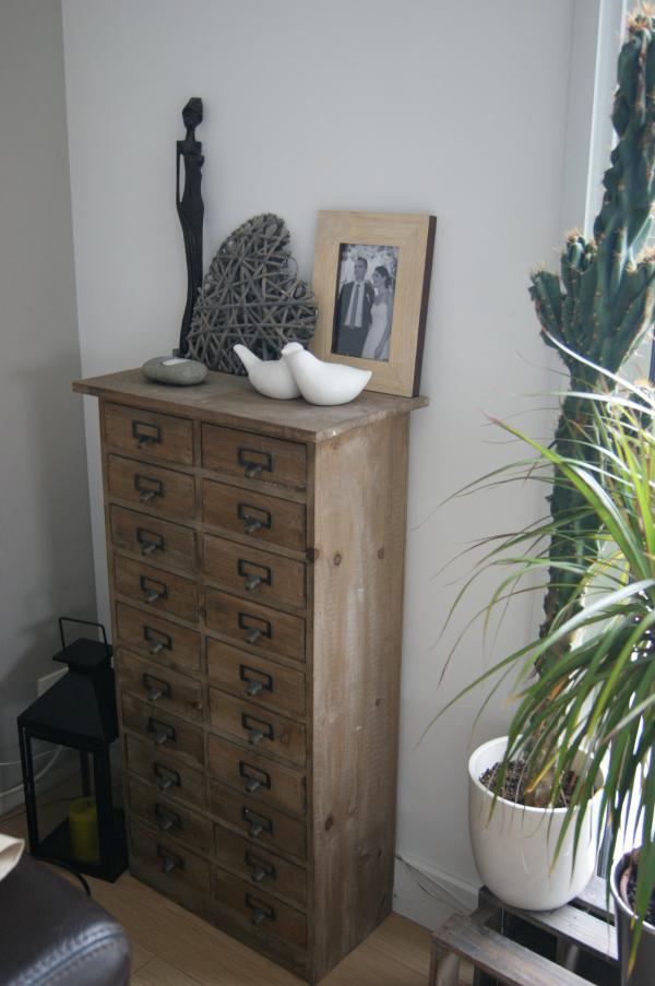 Edle Einrichtung. Jeder Schublade hat ihren eigenen Schatz ...
Vielen Dank f�r diese Kommode, PIB.