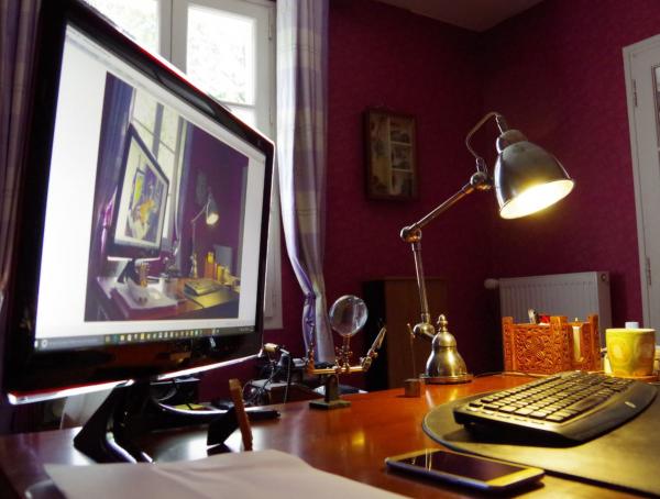 Architect lamp of very good quality, looks perfect on my desk