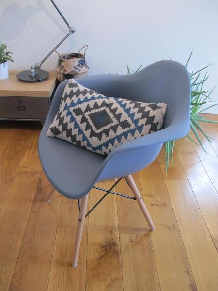 The Santiago cushion found its place on our Eames armchair!