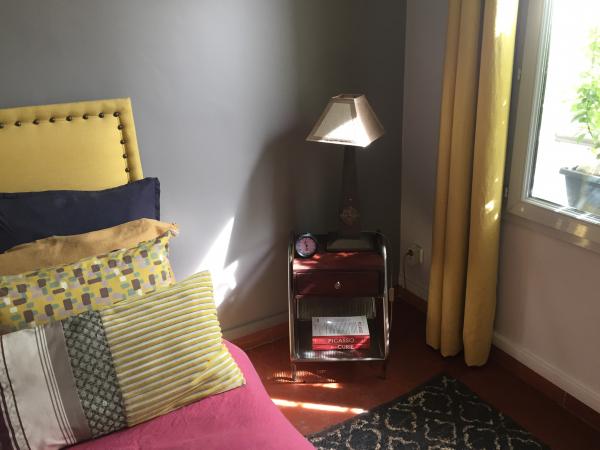 il mio comodino Virgile che unisce vintage e bellezza del legno e dell'acciaio