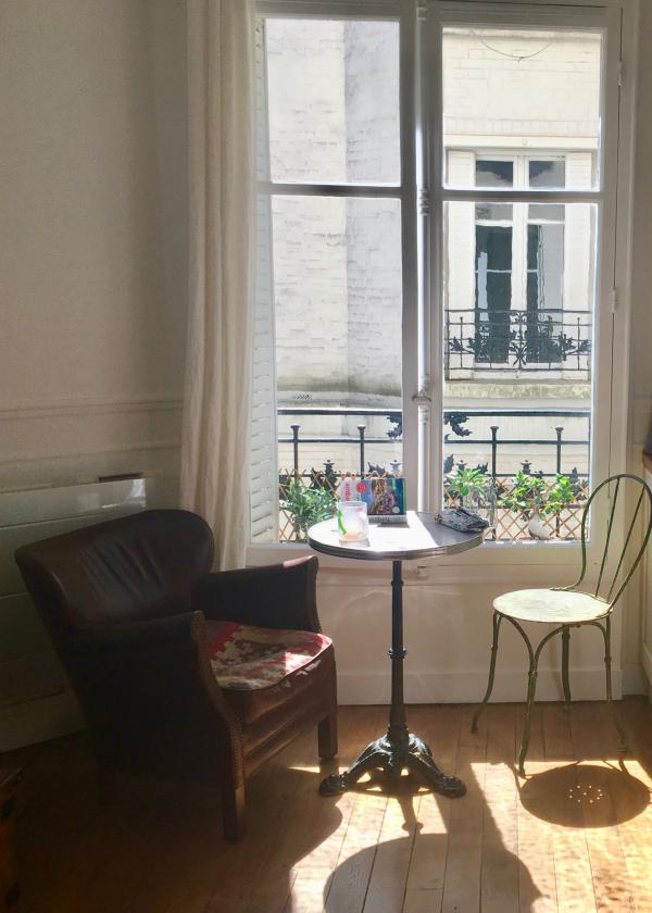 Very nice finish for this ultra cosy armchair