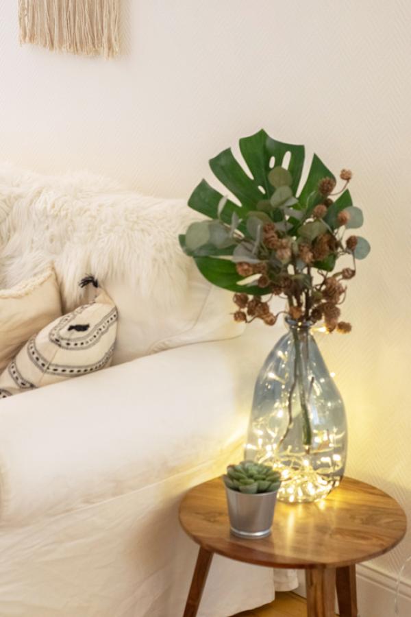 Surprise par la qualit de folie de ce bout de canap! Il a une me, et le bois est magnifique! Un excellent rapport qualit prix.