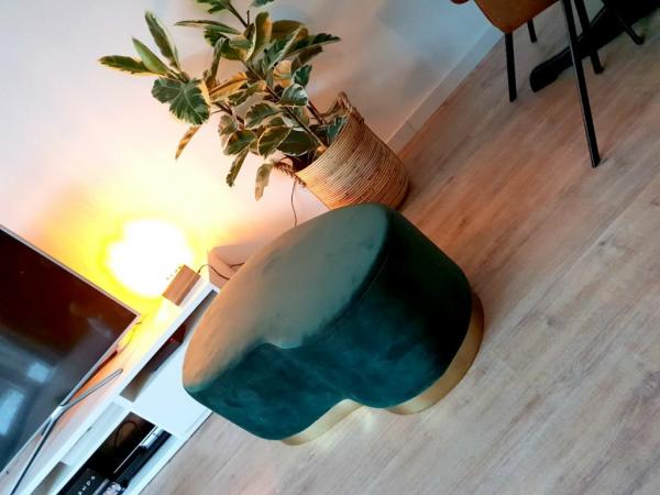 Er nimmt nicht viel Platz ein, aber er bietet einen zusätzlichen Sitzplatz.