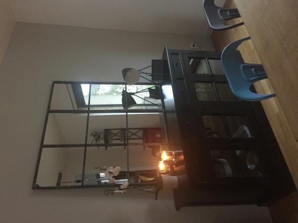 Merci à PIB pour cet excellent miroir !!!
Une belle qualité et de grandes dimensions qui font paraître la pièce plus grande et embellissent mon buffet !
Un grand merci alors!