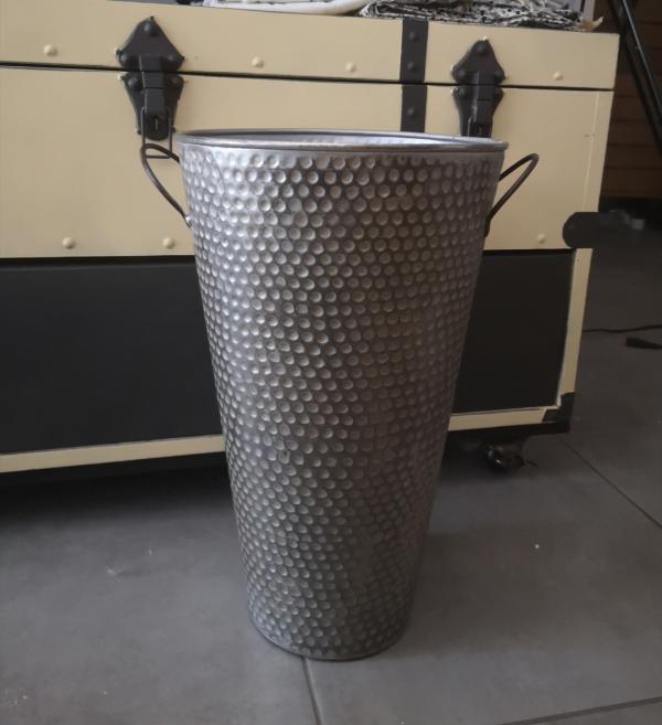 No es muy caro pero es muy bonito y muy pr�ctico. 