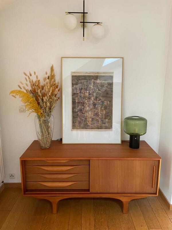 Very nice piece of furniture, well packaged