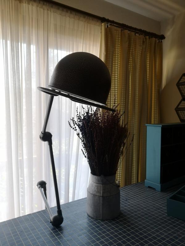 Lampadaire Jielde loft martelé
