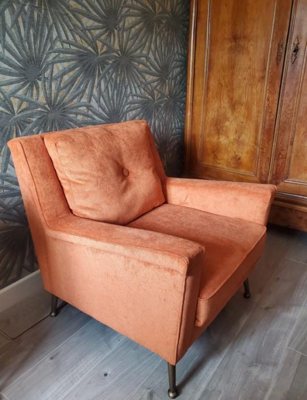 Fauteuil en velours orange