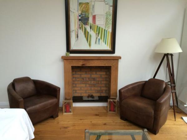 We're delighted by our red baron armchairs. Thanks!