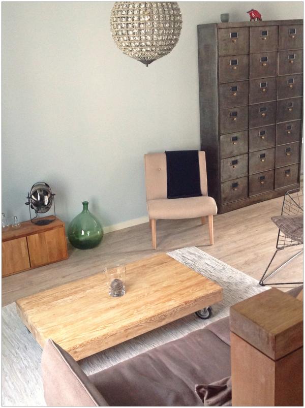 Northern vintage Armchair to warm up the metal and bring the trendy Scandinavian touch