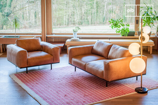 A contemporary inspired sofa with irresistible Japanese notes.