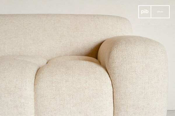 This two-seater version encapsulates the aesthetic of the collection in a two-seater format with six