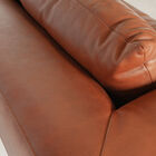 Das vollnarbiges Anilinleder wurde aufgrund seiner natürlichen Haptik und seiner Fähigkeit