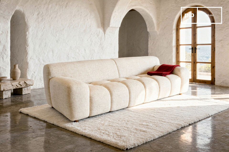 Relief of ecru matting and seat depth for relaxation