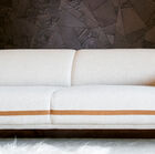 Das Sofa ist trotz seiner Größe sehr ausgewogen.