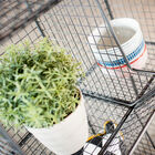 Das Regal hat 6 geräumige Staufächer.