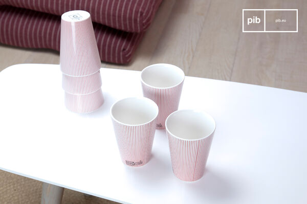 Deze bekers zijn stapelbaar en bijzonder praktisch.