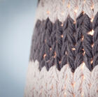 Le charme du crochet, en gris ou orange