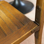 De verbindingen zijn versterkt met metalen lamellen om de sterkte te waarborgen.