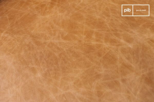 The leather allows you to see the animal's marks.