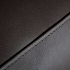 His surfaces are very refined thanks to the stitched seams