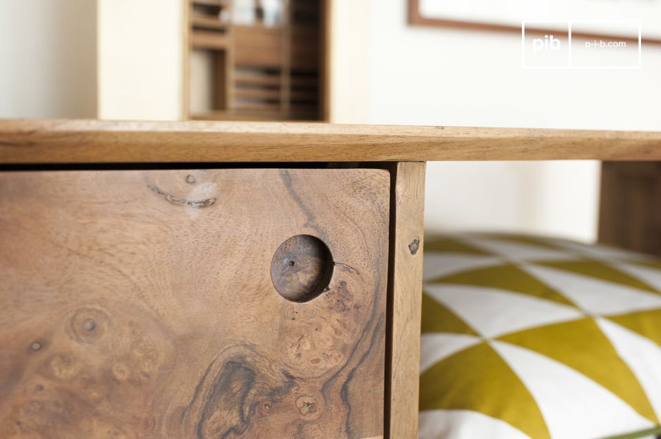 Il legno offre tracce naturali.