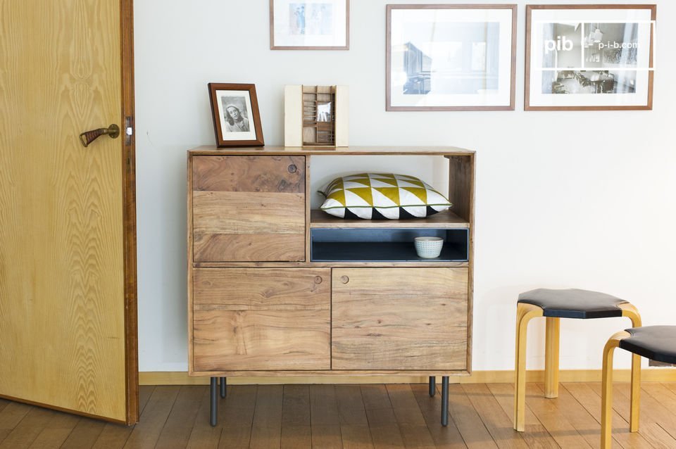 Bellissimo mobile in legno con spirito vintage.