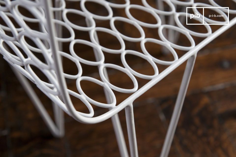 De witte structuur heeft een mooie geometrische uitstraling.