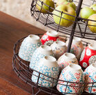 The display allows you to put spices, fruits....