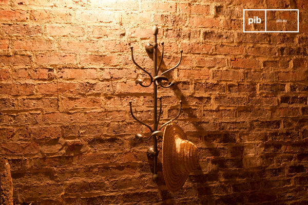 Dall\'ingresso al bagno per arrivare alla cucina