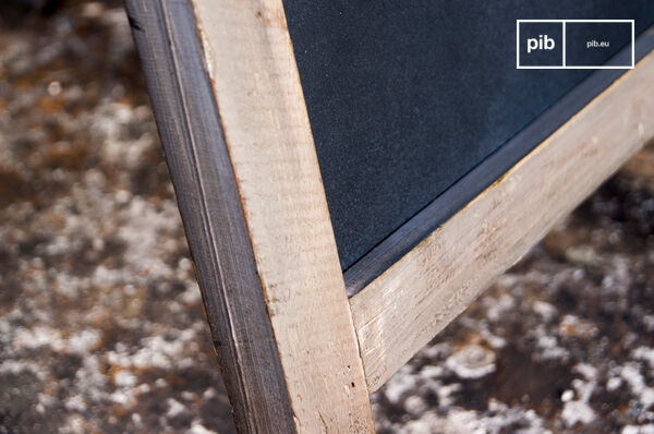 L\'ardoise porte-menu Nîmes est un superbe accessoire de déco brocante très tendance qui vous