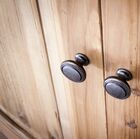 Un escaparate que se puede colocar en un ángulo recto para ahorrar espacio