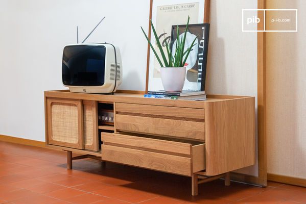 La unidad tiene grandes espacios de almacenamiento.