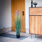 Les lignes fines et épurées confère à l'armoire son style scandinave.