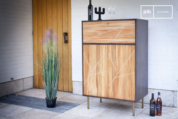 Les lignes fines et épurées confère à l'armoire son style scandinave.