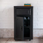 Une armoire au style industriel rétro