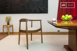 Scandinavische houten stoel