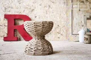 Beige braided jute stool Arpillera