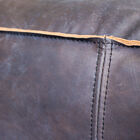 The raw seams contribute to give the sofa a unique character.