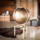 Le bar semble tout droit sortir d'un roman de Jules Vernes.