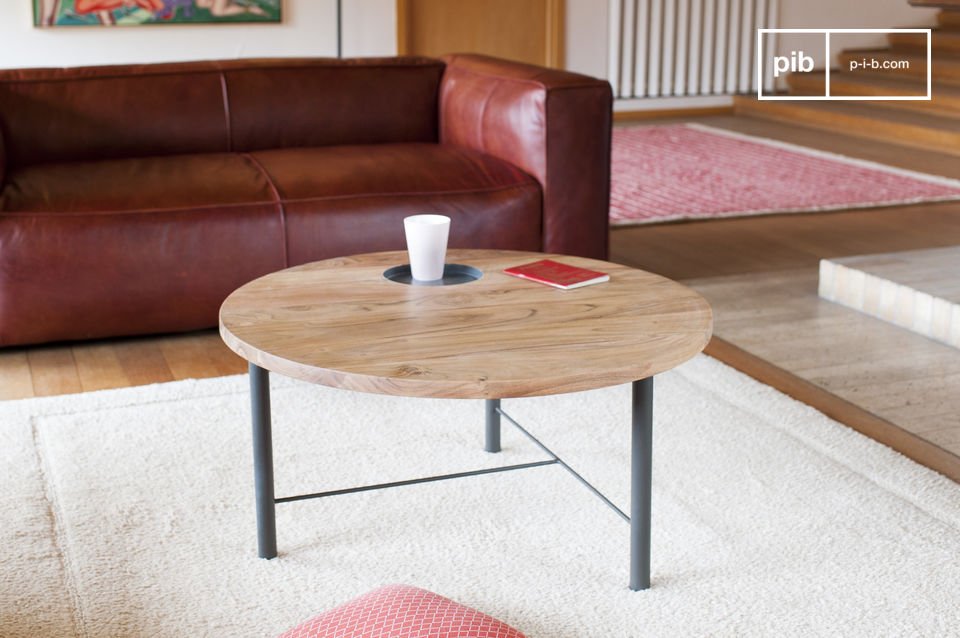 Prachtige ronde salontafel van hout en metaal.