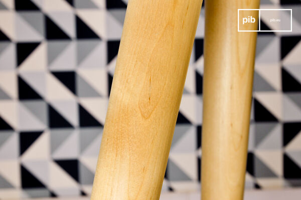 De vintage Scandinavische Bee bijzettafel is ideaal voor naast de bank als bijzettafel of naast je