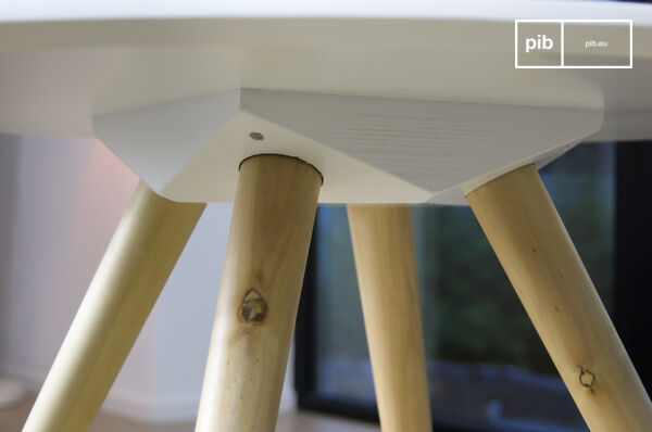 The Beel coffee table is a sober Nordic cabinet that impresses with its brightness