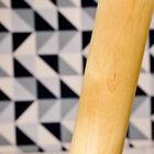 Genießen Sie den Anblick dieses Beistelltisches Beel im nordischen Vintage-Design