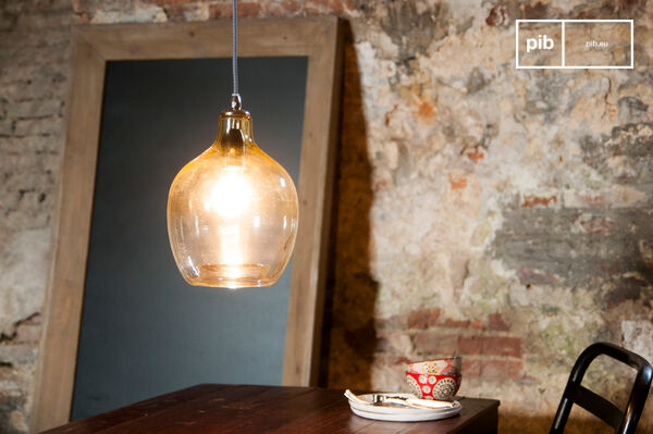 The hanging lamp Belvedere is a lamp with a special beauty that is also evident from the materials