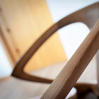 The curve of the backrest perfectly follows the back.